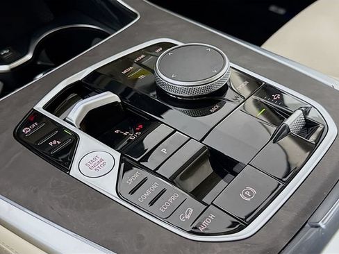 New 2027 BMW X7 xDrive40i AWD/4WD image 17