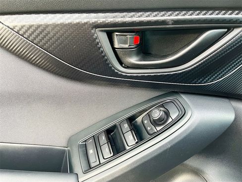 Used 2018 Subaru Crosstrek 2.0i Premium w/ Moonroof Package image 17