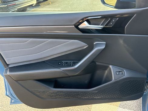 Used 2025 Volkswagen Jetta SEL image 13