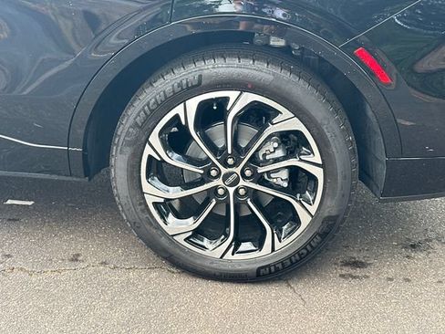 New 2026 Lincoln Nautilus Reserve AWD/4WD image 19