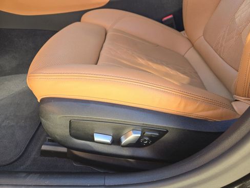 Used 2022 BMW 530e w/ Premium Package image 26