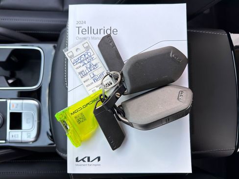 Used 2024 Kia Telluride LX image 36