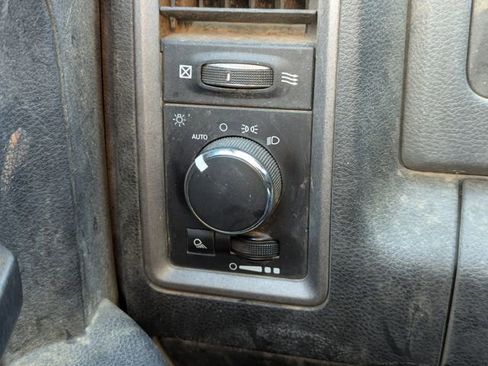 Used 2018 RAM 2500 Tradesman w/ Chrome Appearance Group image 12