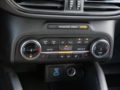 Certified 2023 Ford Escape ST-Line AWD/4WD image 24