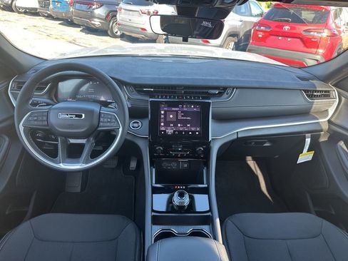 New 2025 Jeep Grand Cherokee Laredo X w/ Trailer Tow Package image 13