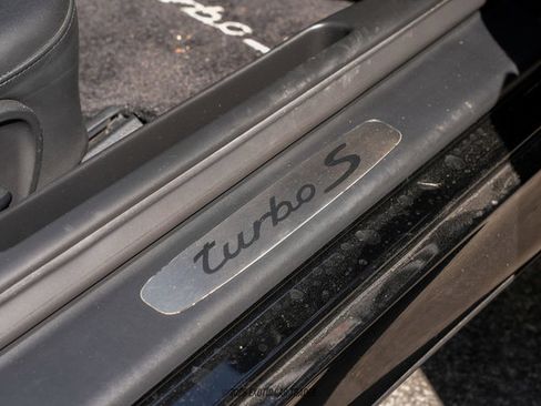 Used 2005 Porsche 911 Turbo image 38
