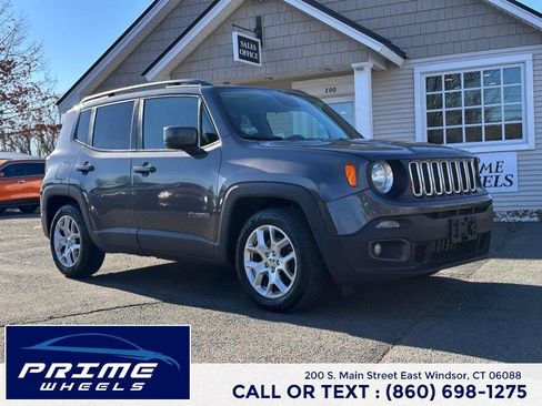 Used 2018 Jeep Renegade Latitude image 1