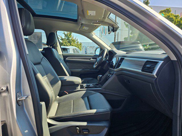 Used 2023 Volkswagen Atlas SEL AWD/4WD image 10