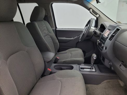 Used 2015 Nissan Frontier SV image 21