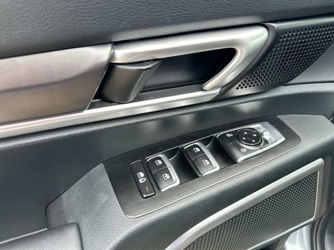 Used 2025 Kia Telluride S FWD image 13