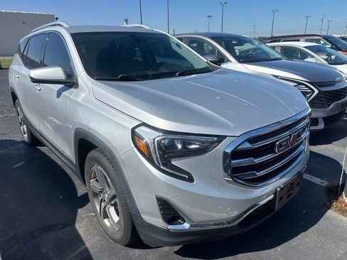 Used 2018 GMC Terrain SLT w/ Preferred Package AWD/4WD image 2