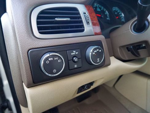 Used 2012 Chevrolet Tahoe LTZ AWD/4WD image 23