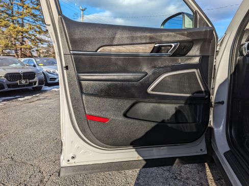 Used 2022 Kia Telluride EX w/ EX Premium Package image 11