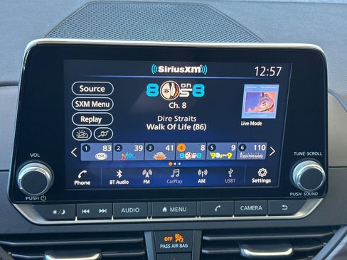 Used 2025 Nissan Altima 2.5 SV FWD image 21