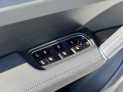 Used 2020 Porsche Cayenne S image 15