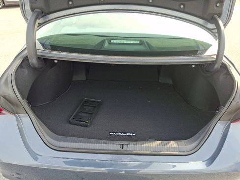 Certified 2022 Toyota Avalon Limited w/ Advanced Safety Package image 33