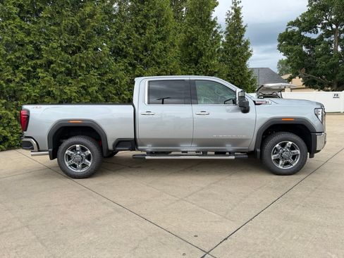 New 2026 GMC Sierra 2500 SLT w/ SLT Premium Package AWD/4WD image 32