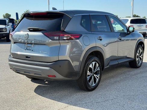 Used 2023 Nissan Rogue SV image 5