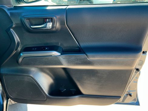 Used 2023 Toyota Tacoma TRD Off-Road image 23