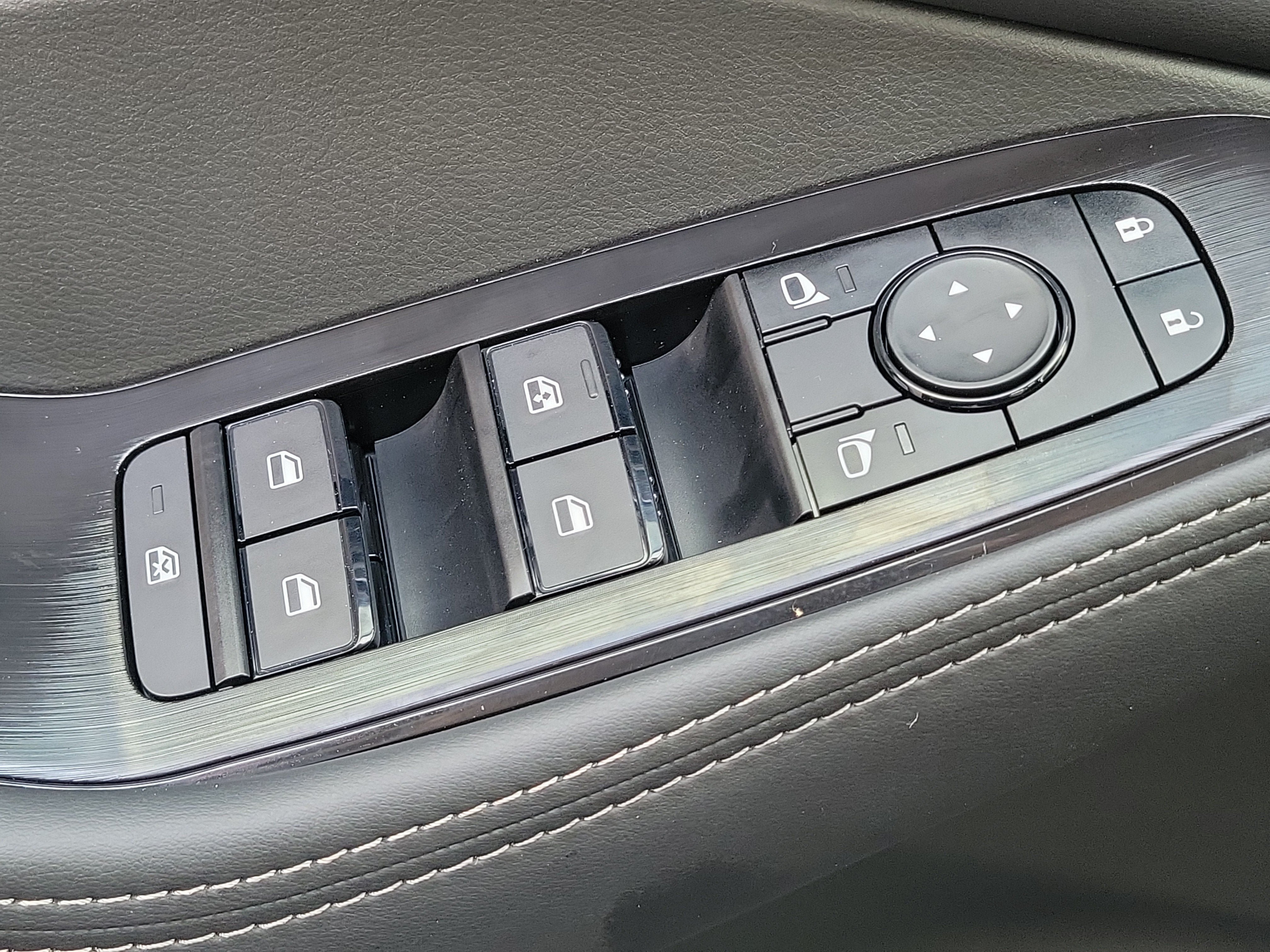 New 2027 Nissan Rogue SV FWD image 29