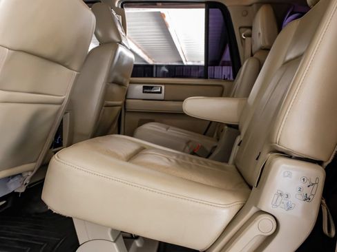 Used 2014 Ford Expedition EL Limited w/ Equipment Group 301A AWD/4WD image 38