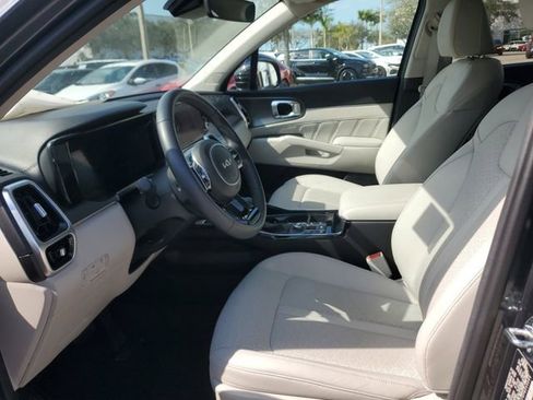 Certified 2023 Kia Sorento SX image 18