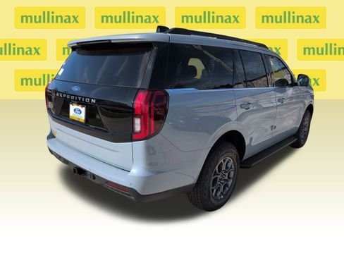New 2026 Ford Expedition Active image 4