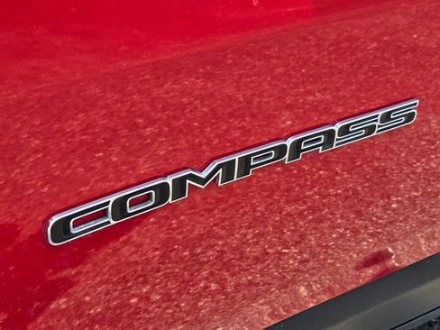 Used 2024 Jeep Compass Latitude w/ Sun and Sound Group AWD/4WD image 27