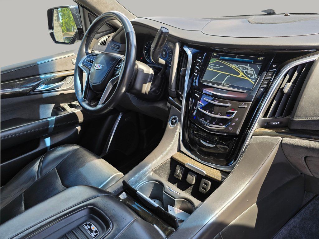 Used 2018 Cadillac Escalade ESV Platinum AWD/4WD image 52