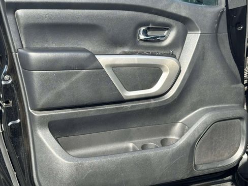 Used 2020 Nissan Titan SV w/ SV Convenience Package image 17