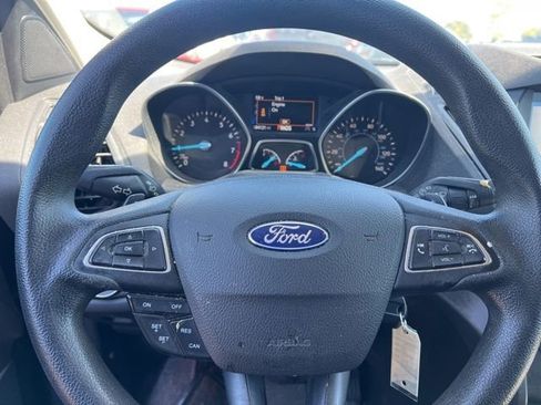 Used 2017 Ford Escape SE w/ Equipment Group 201A FWD image 14