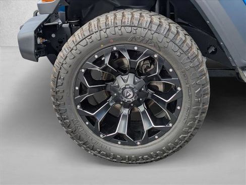 Used 2025 Jeep Wrangler Sport image 20