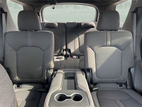 Used 2025 Honda Pilot Sport image 11