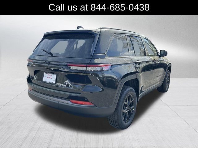 New 2026 Jeep Grand Cherokee Altitude AWD/4WD image 5