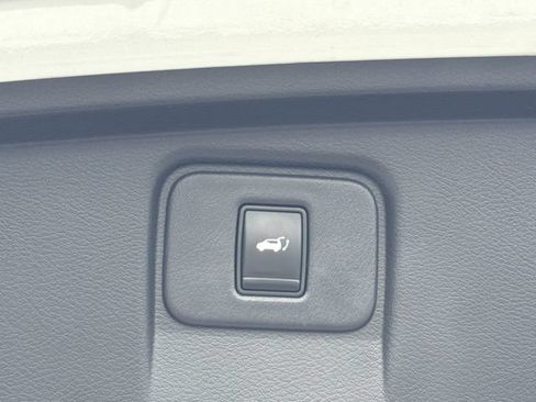 Used 2016 Nissan Murano Platinum w/ Platinum Technology Package FWD image 37