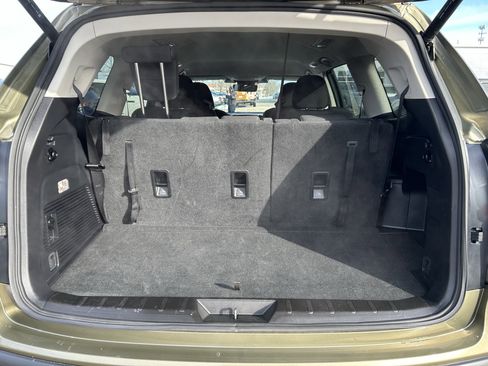 Used 2024 Subaru Ascent Premium w/ Convenience Package image 25