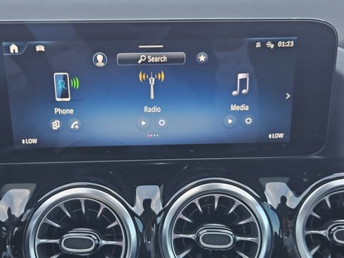 Certified 2024 Mercedes-Benz GLA 250 4MATIC image 17