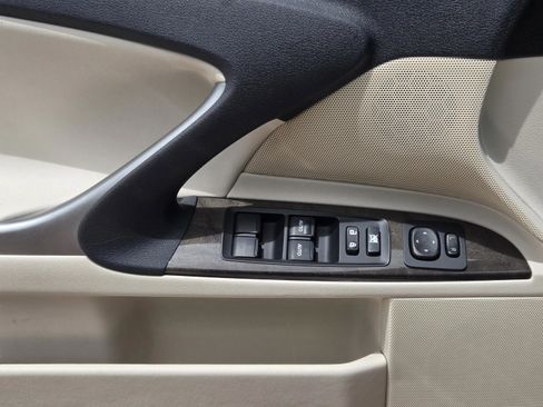 Used 2010 Lexus IS 250C RWD image 20