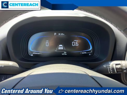 Used 2023 Hyundai Venue SEL FWD image 22