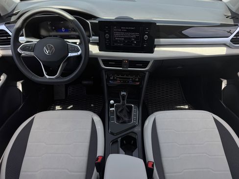 New 2025 Volkswagen Taos SE FWD image 13
