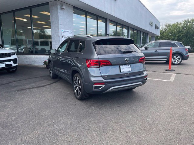 Used 2023 Volkswagen Taos SE w/ Panoramic Sunroof Package FWD image 7