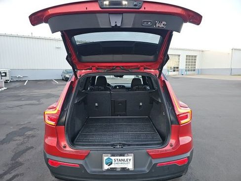 Used 2021 Volvo XC40 T5 R-Design w/ Advanced Package image 22