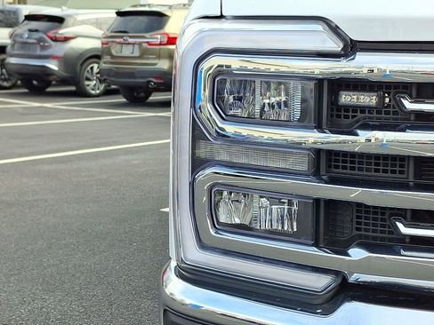 Used 2024 Ford F250 Lariat w/ Chrome Package image 9