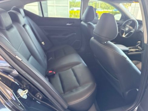 Used 2020 Nissan Altima 2.5 Platinum FWD image 12