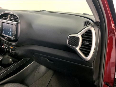 Used 2020 Kia Soul S FWD image 17