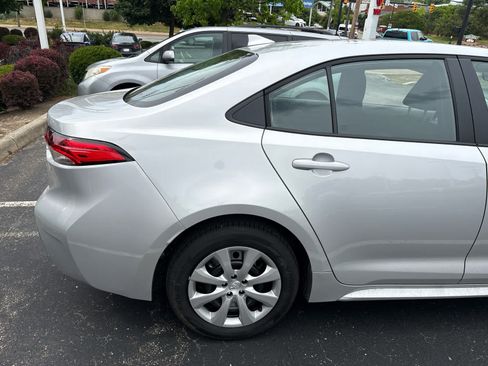 Used 2026 Toyota Corolla LE FWD image 12