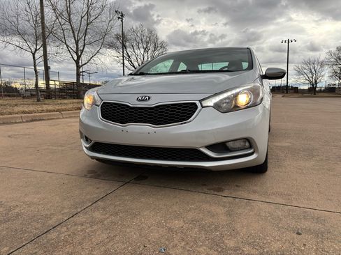 Used 2016 Kia Forte EX w/ EX Premium Package image 4