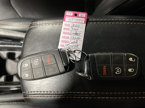 Used 2022 Jeep Compass Limited image 26