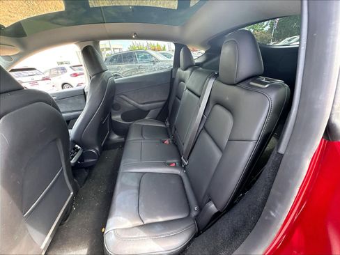 Used 2024 Tesla Model Y 2WD image 22