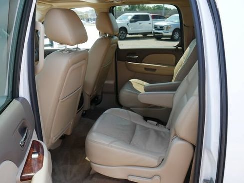Used 2011 Chevrolet Suburban LTZ AWD/4WD image 24